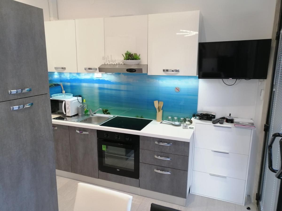 Apartment Rose By The Beach & Tennis Courts Split Eksteriør bilde